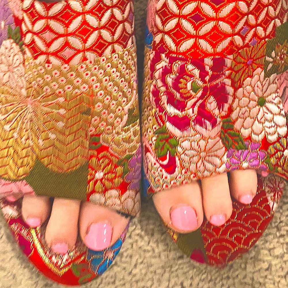 Colorful Platform Mule - Picture 3 of 3